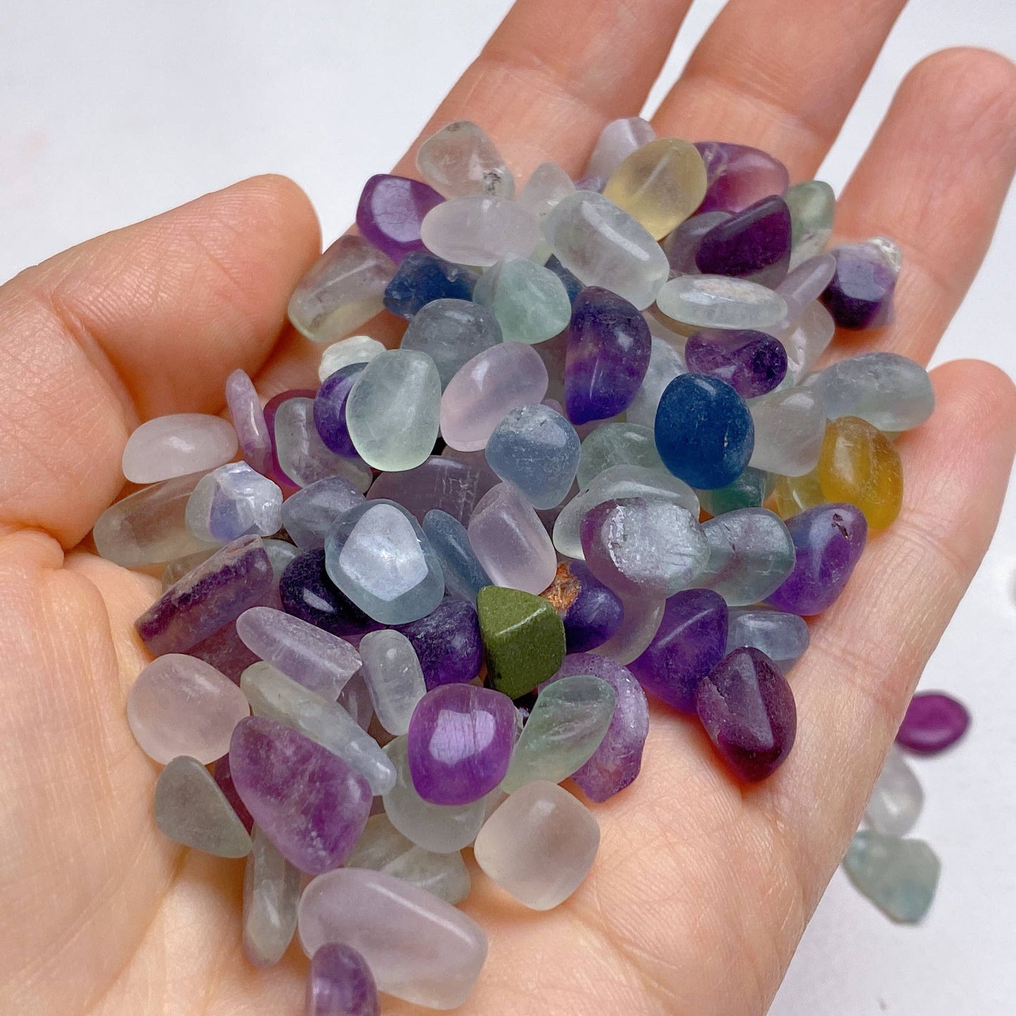 Regnbågsfluorit – högkvalitativa kristallchips, 50 g