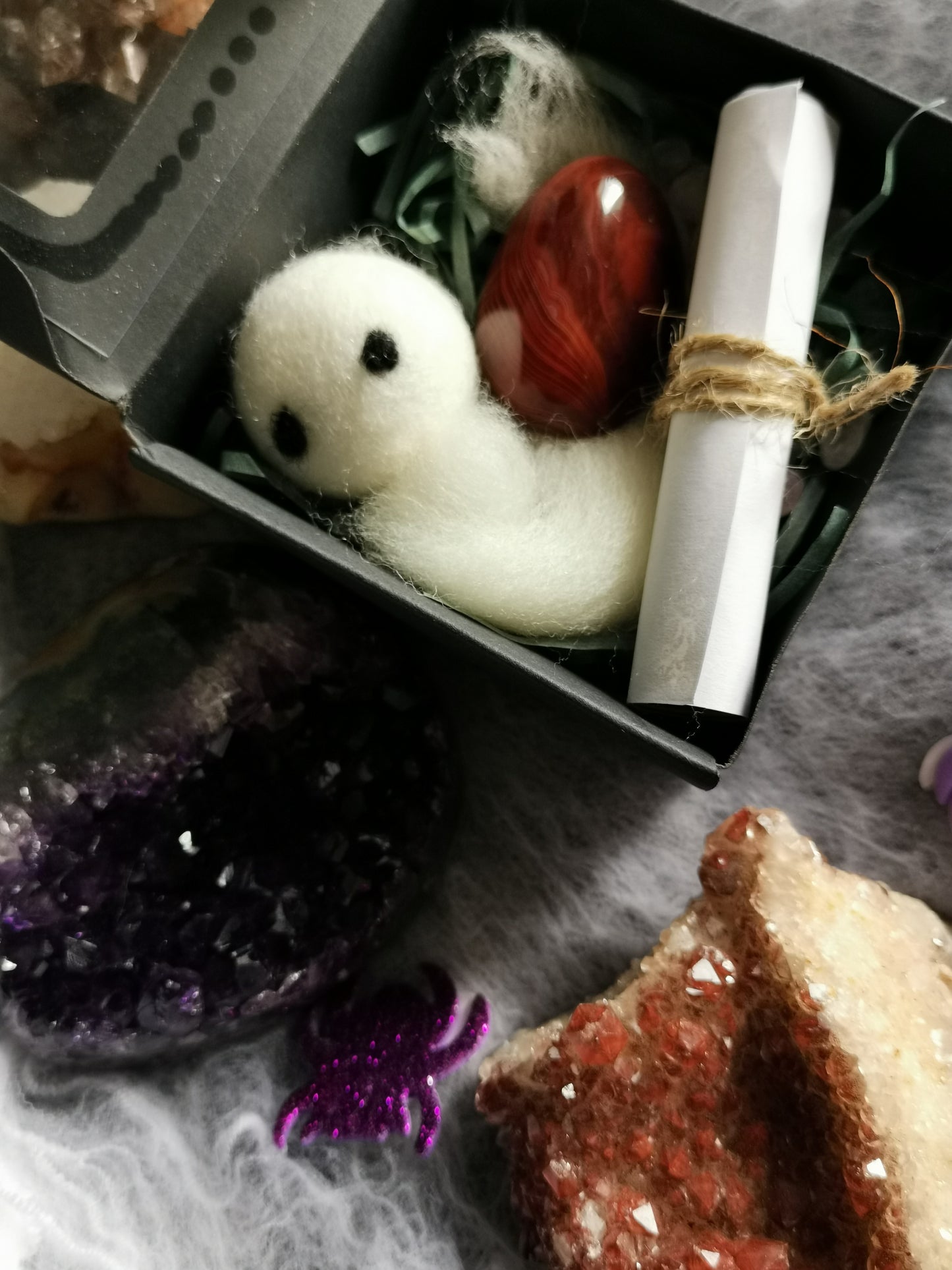 Adoptera ett Kristallnytts-spöke!