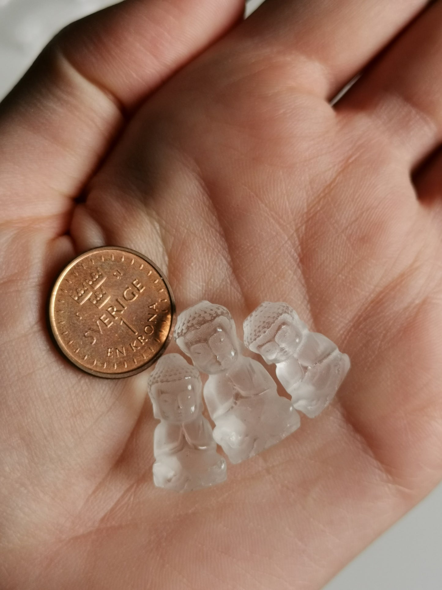 Mini Buddha i Bergkristall – Lugn, Visdom & Klarhet
