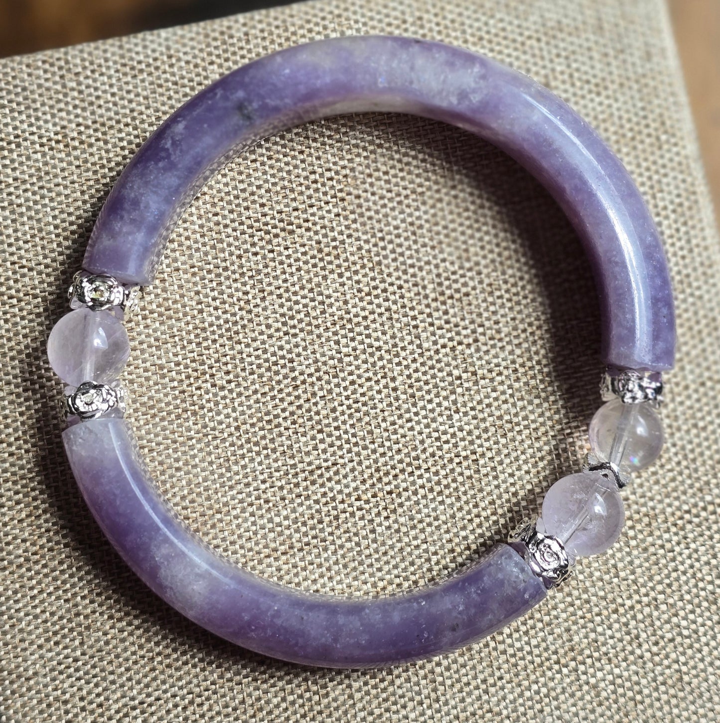 Half Bangle – Lepidolit med klar kvarts