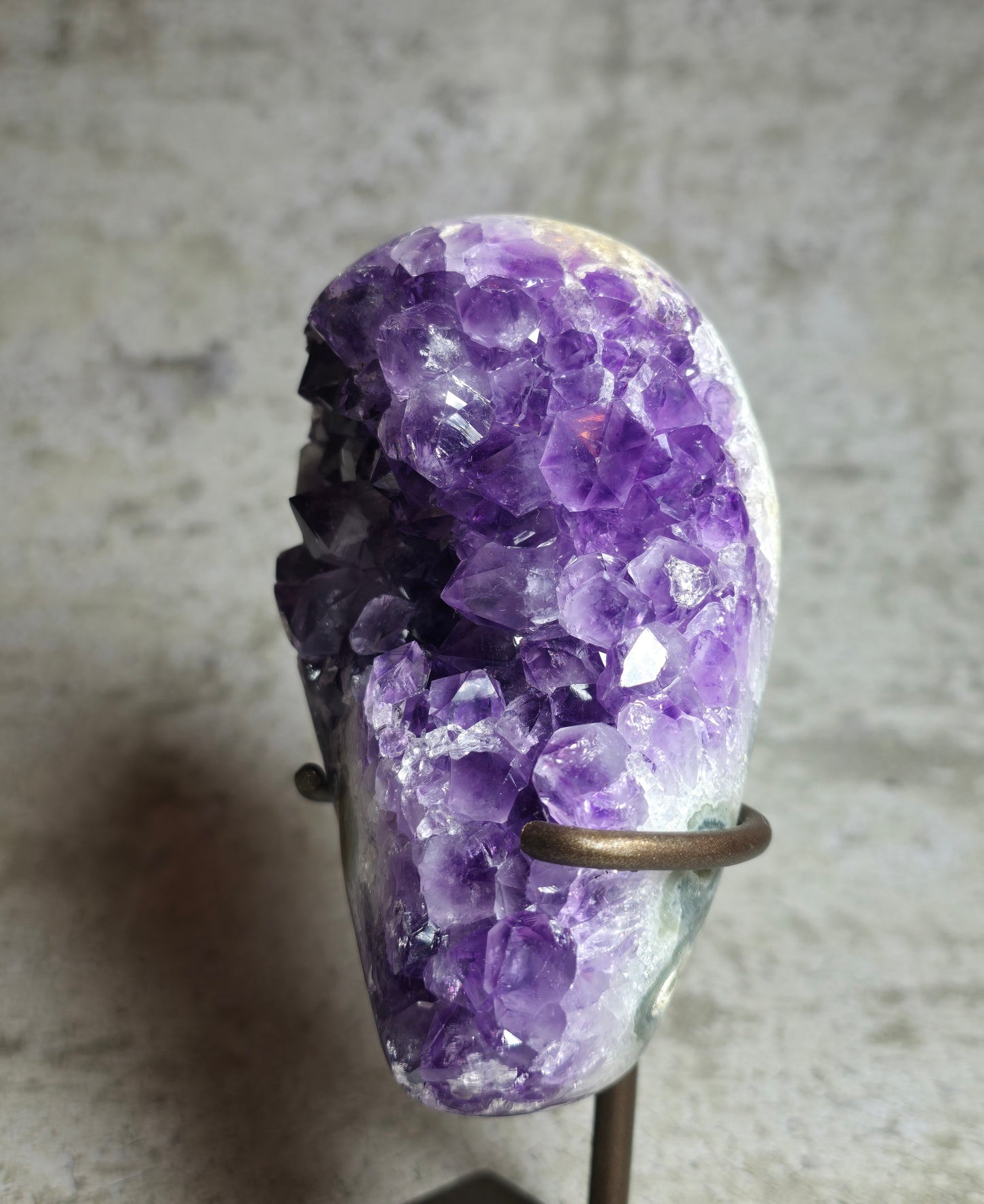 Ametist, kluster på stativ 2A