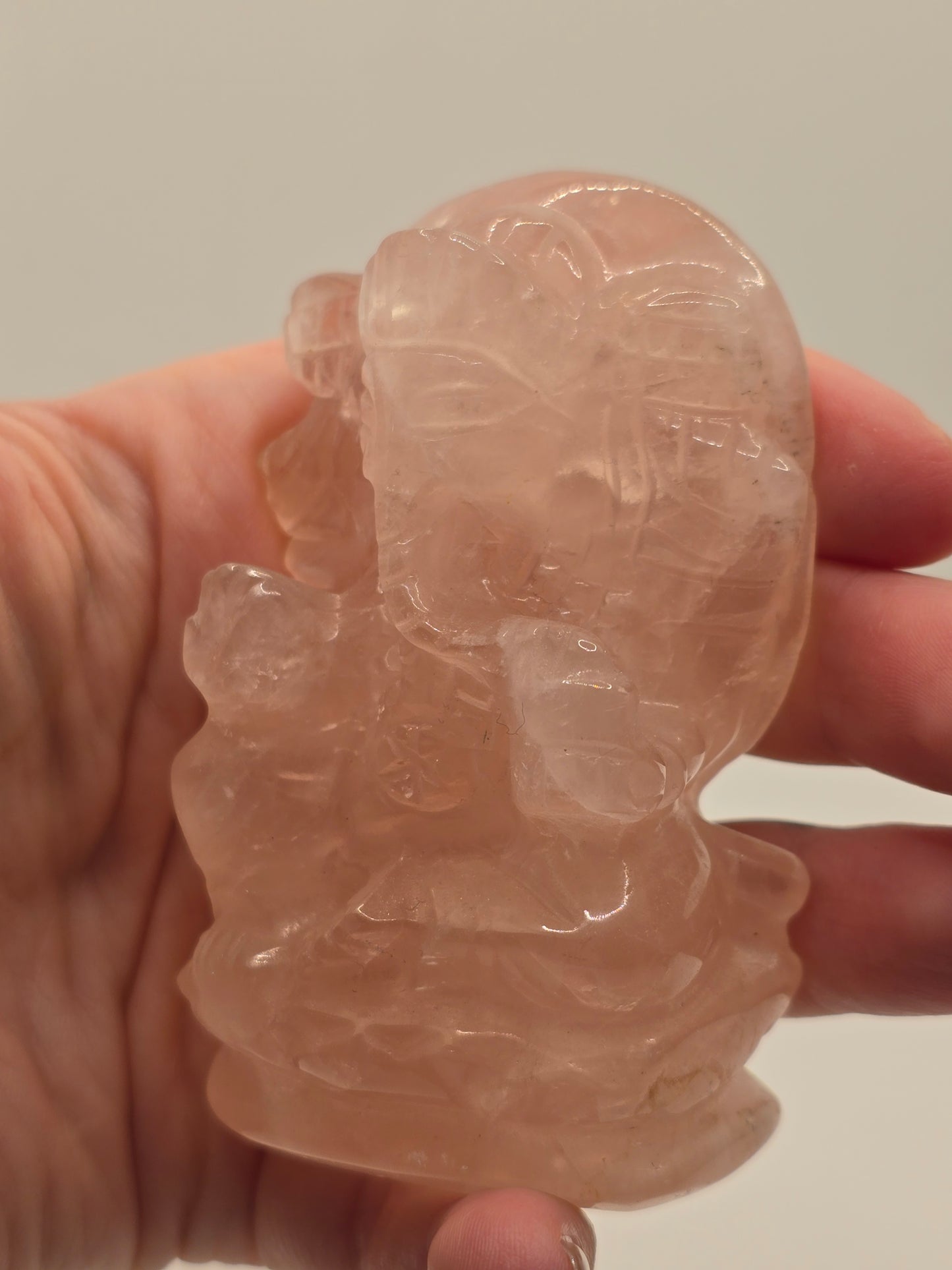 Ganesha i Rosenkvarts – Kärlekens Beskyddare & Nya Vägar