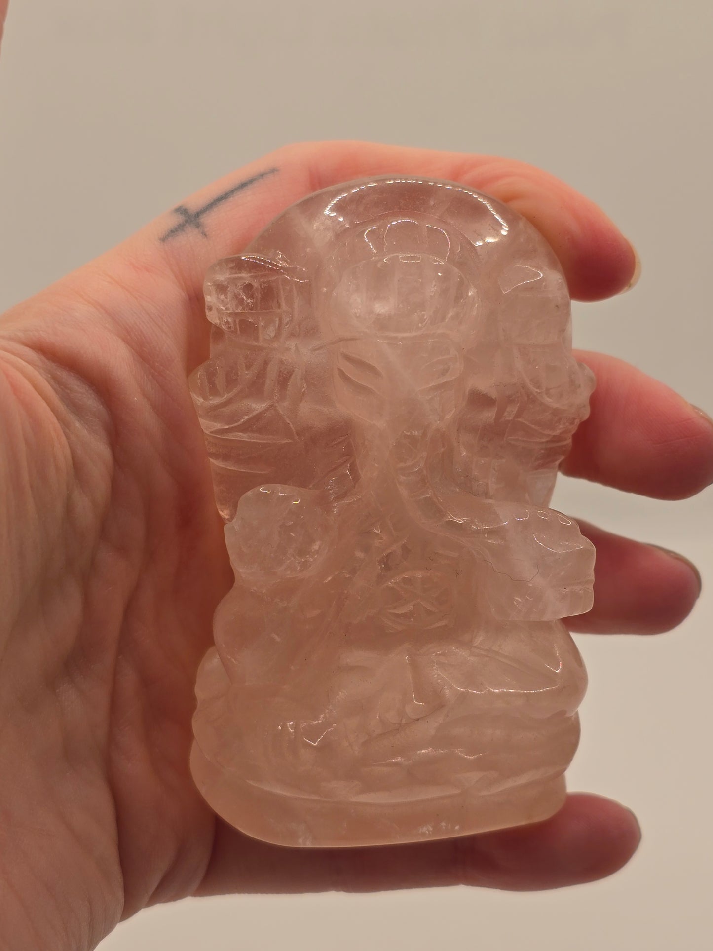 Ganesha i Rosenkvarts – Kärlekens Beskyddare & Nya Vägar