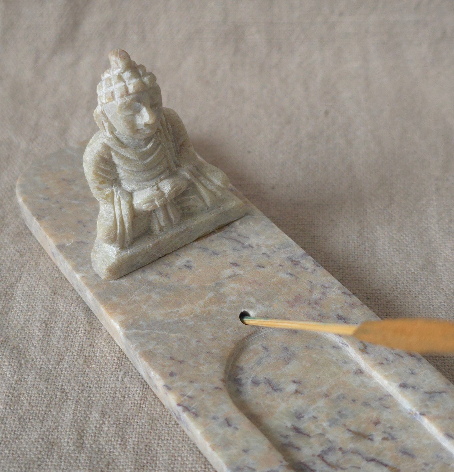 Täljsten Buddha rökelsehållare