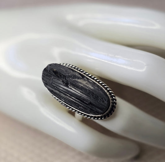 Skuggfästning – Svart Turmalin ring #1