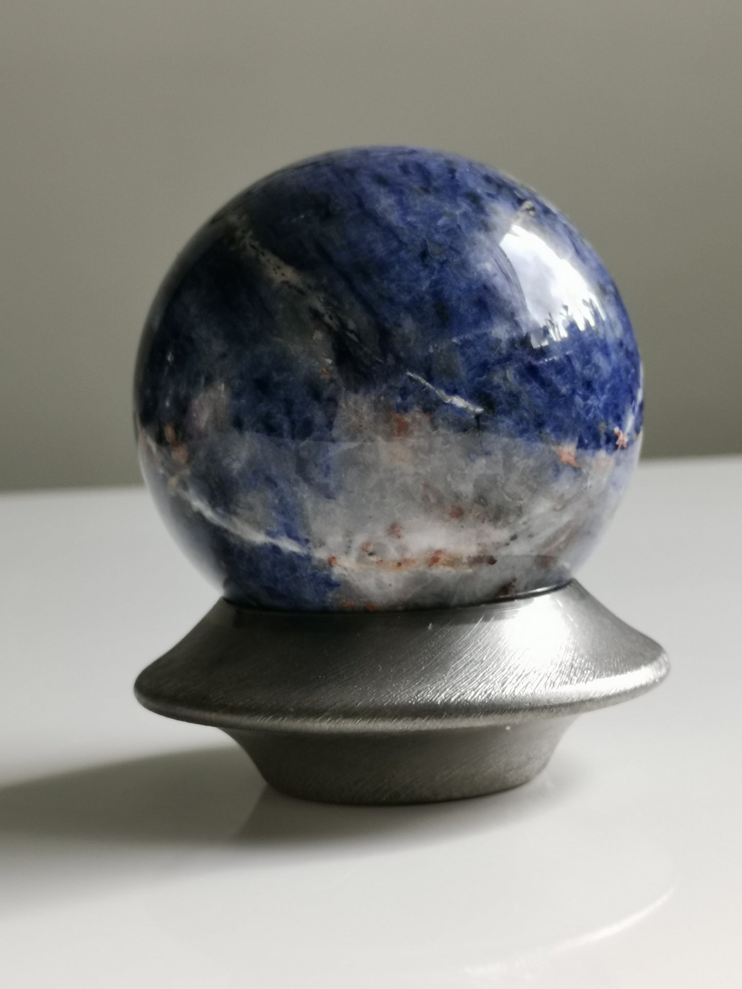 Sodalit Klot – Klarhet & Inre Sanning (7,2 cm)