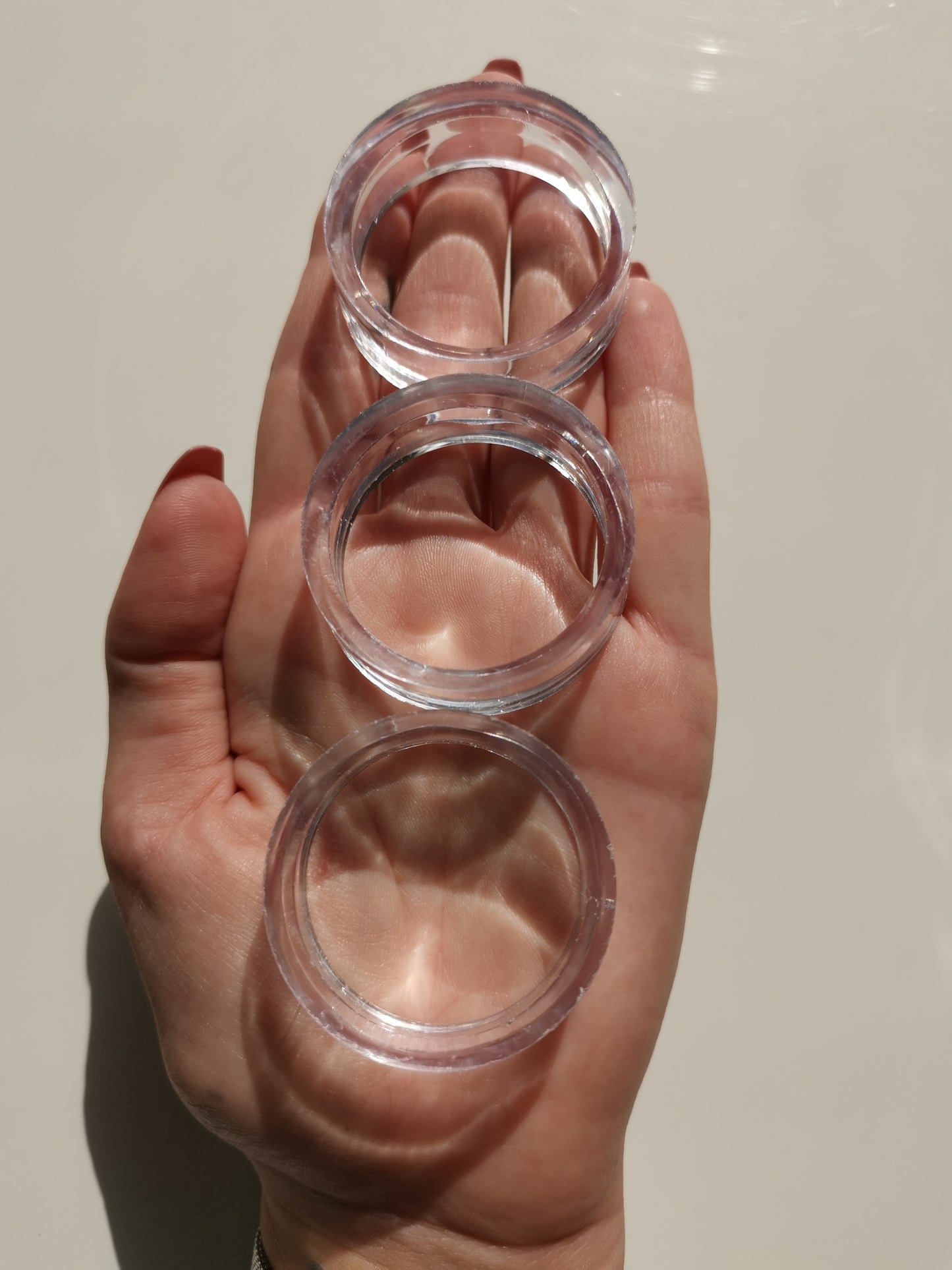 Diskreta klothållare.