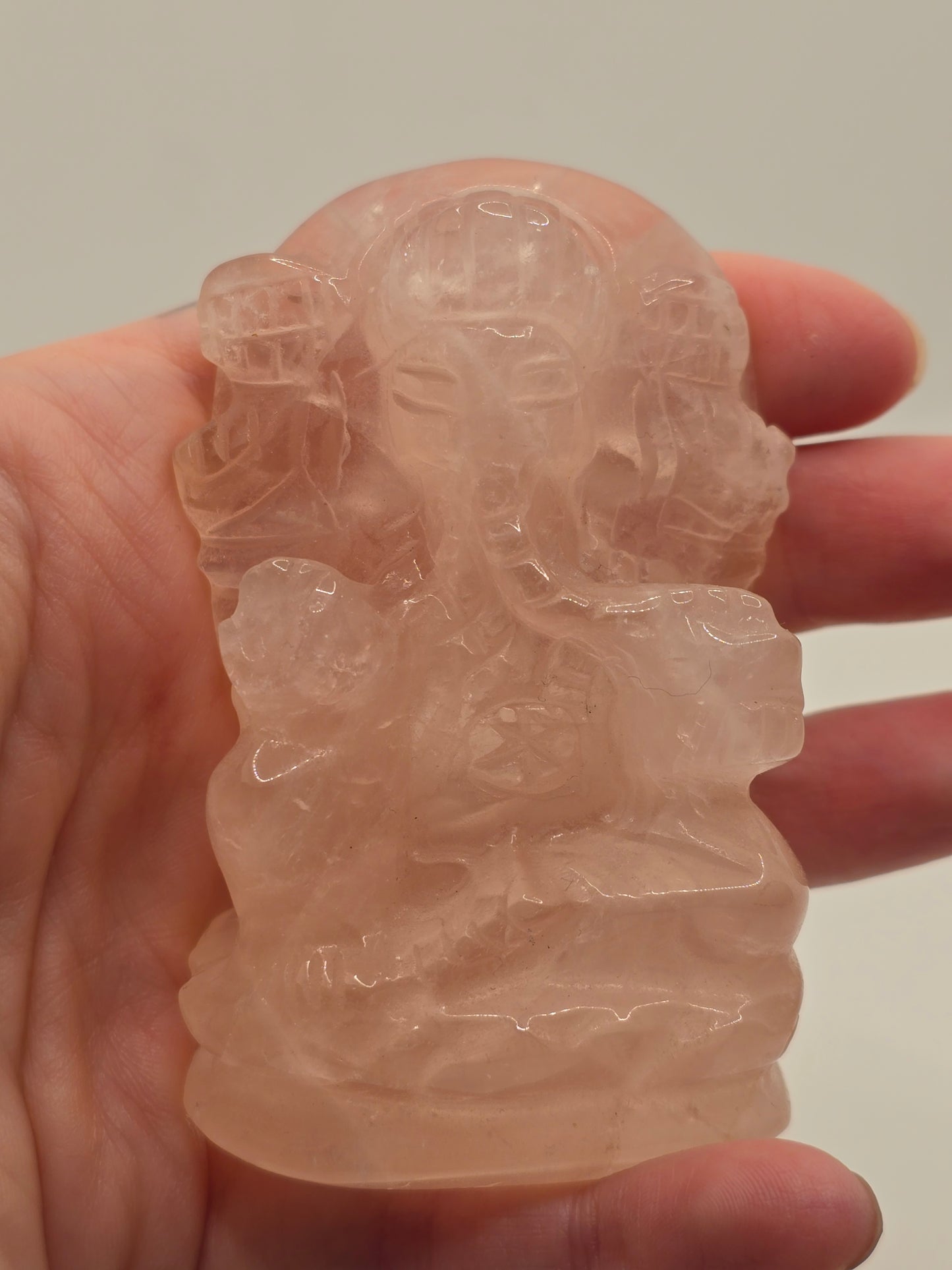 Ganesha i Rosenkvarts – Kärlekens Beskyddare & Nya Vägar