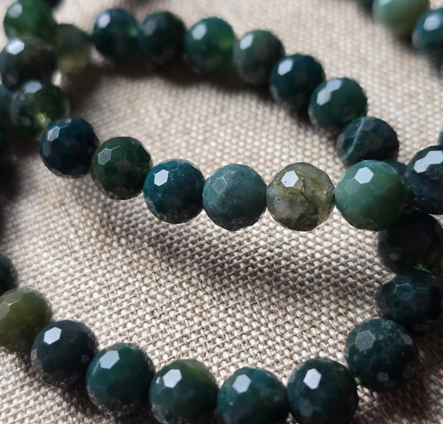 Facetterat armband – Mossagat