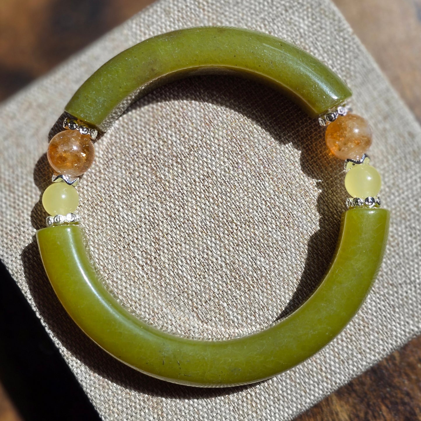 Half Bangle – Limegrön Serpentin Jade / New Jade