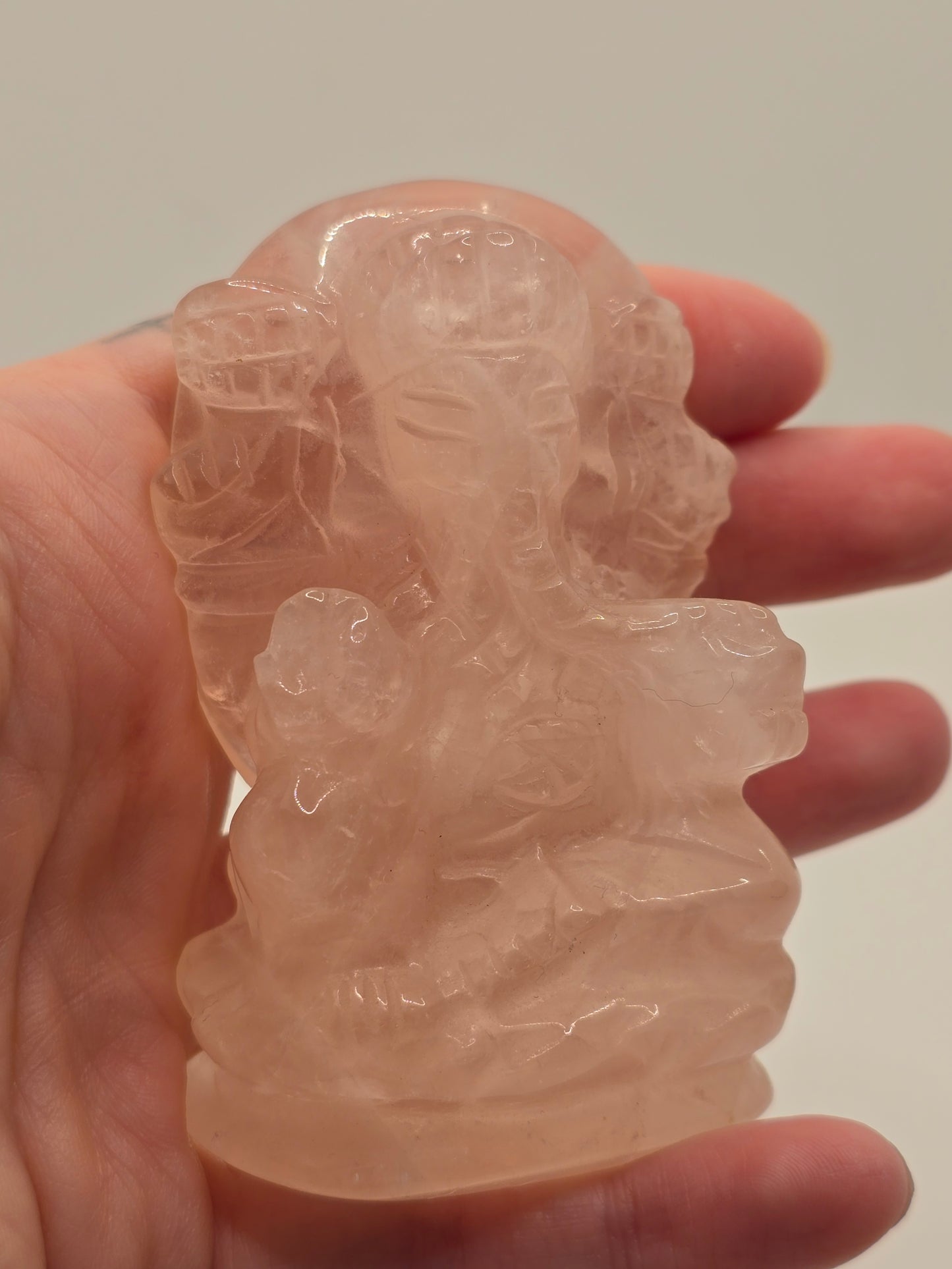 Ganesha i Rosenkvarts – Kärlekens Beskyddare & Nya Vägar