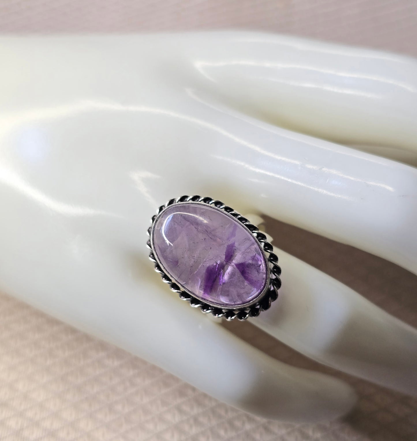 Oraklets Klarhet – Ametist Ring