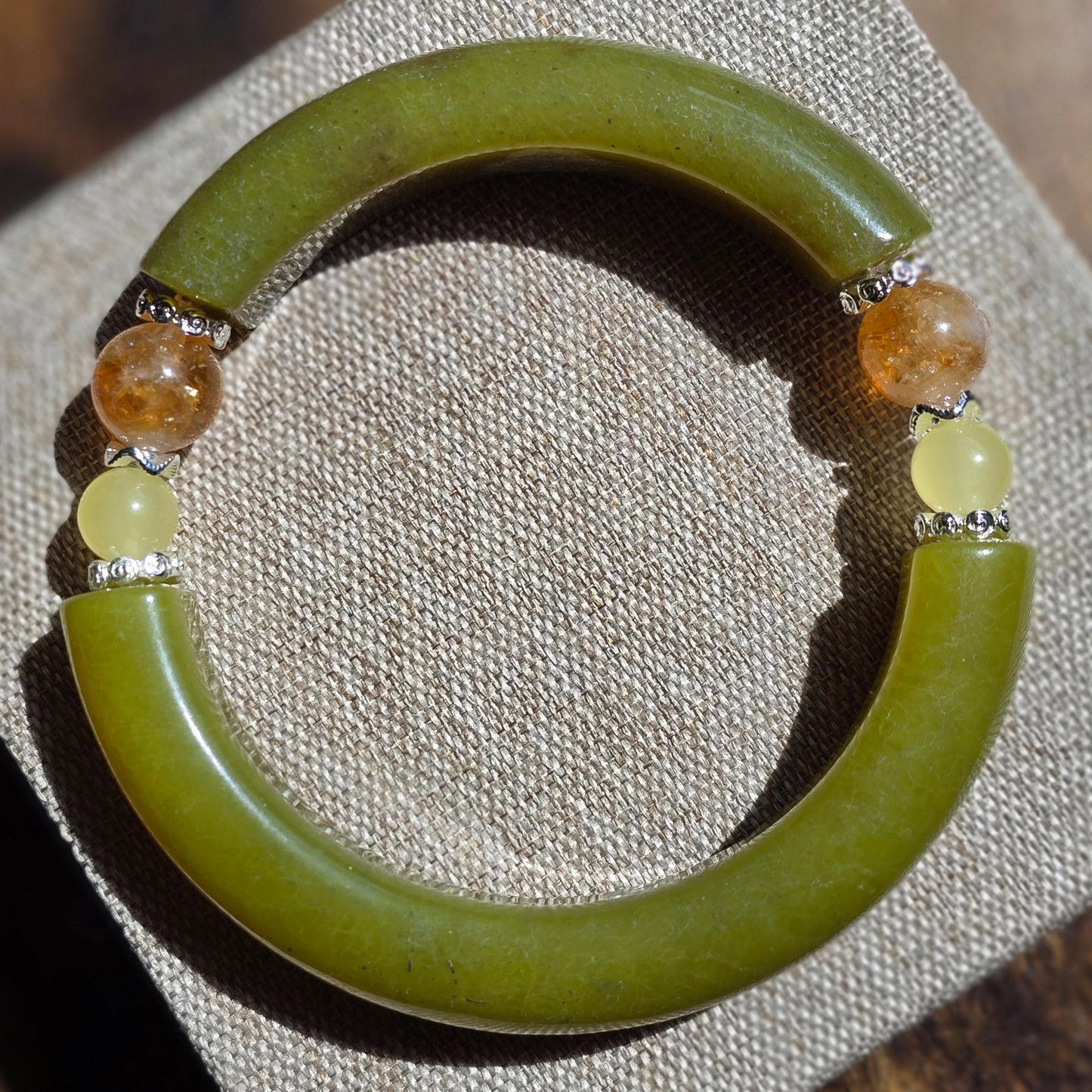Half Bangle – Limegrön Serpentin Jade / New Jade