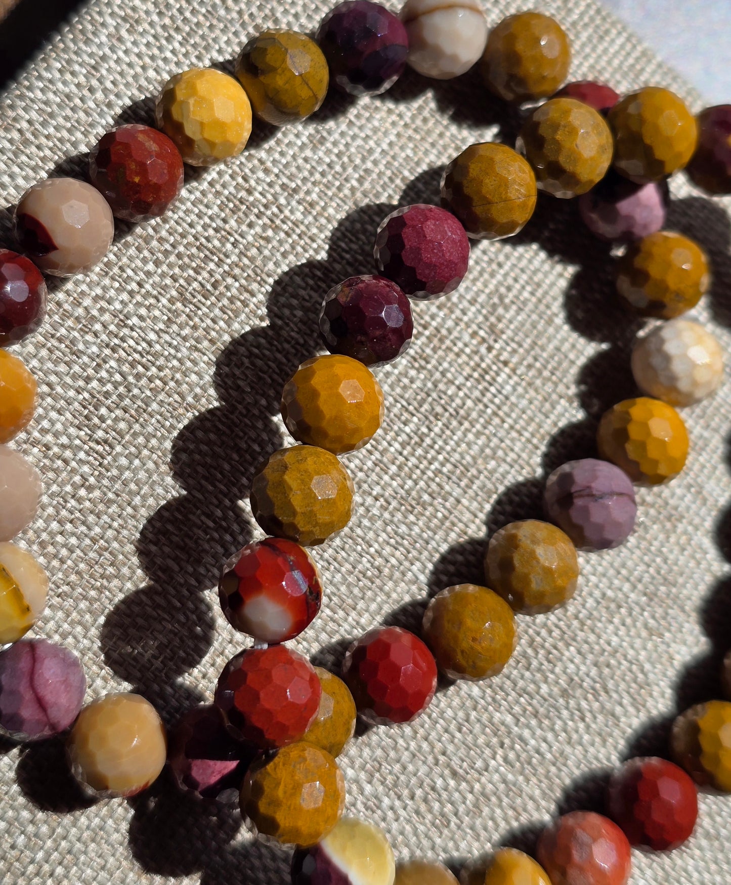 Facetterat armband – Mookait / Mookaite Jaspis