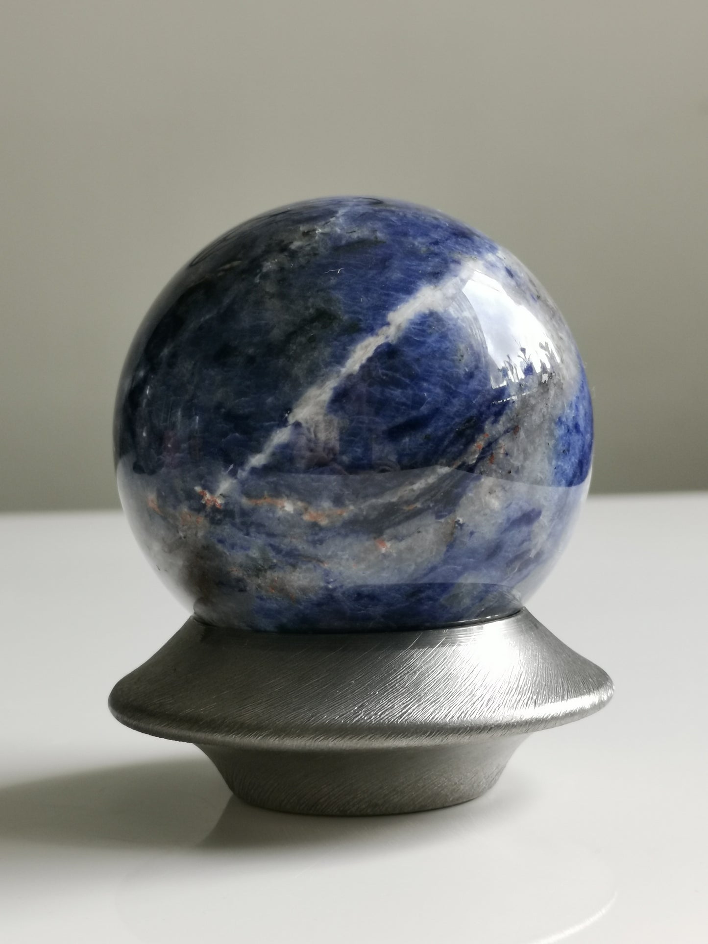 Sodalit Klot – Klarhet & Inre Sanning (7,2 cm)
