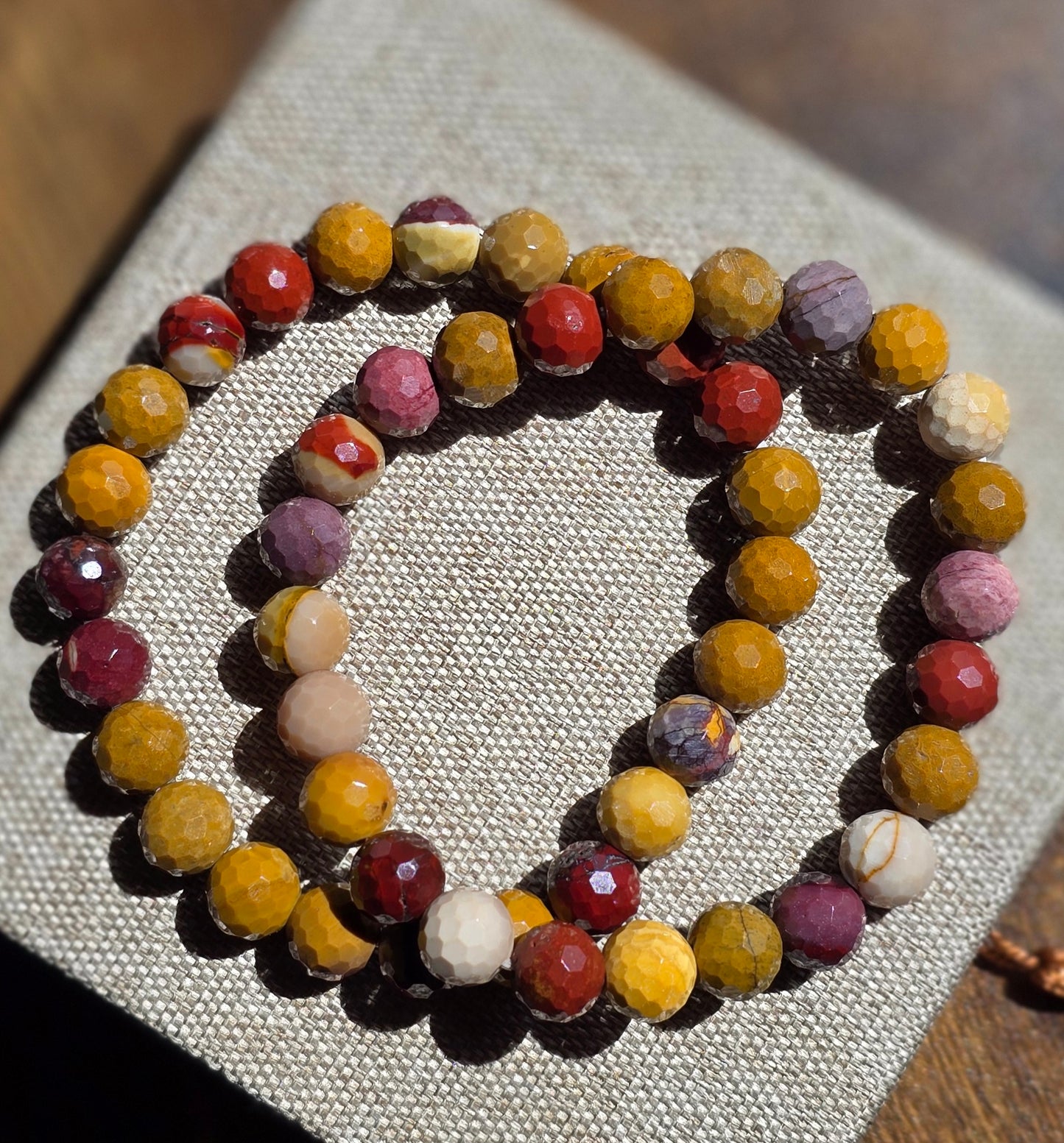 Facetterat armband – Mookait / Mookaite Jaspis