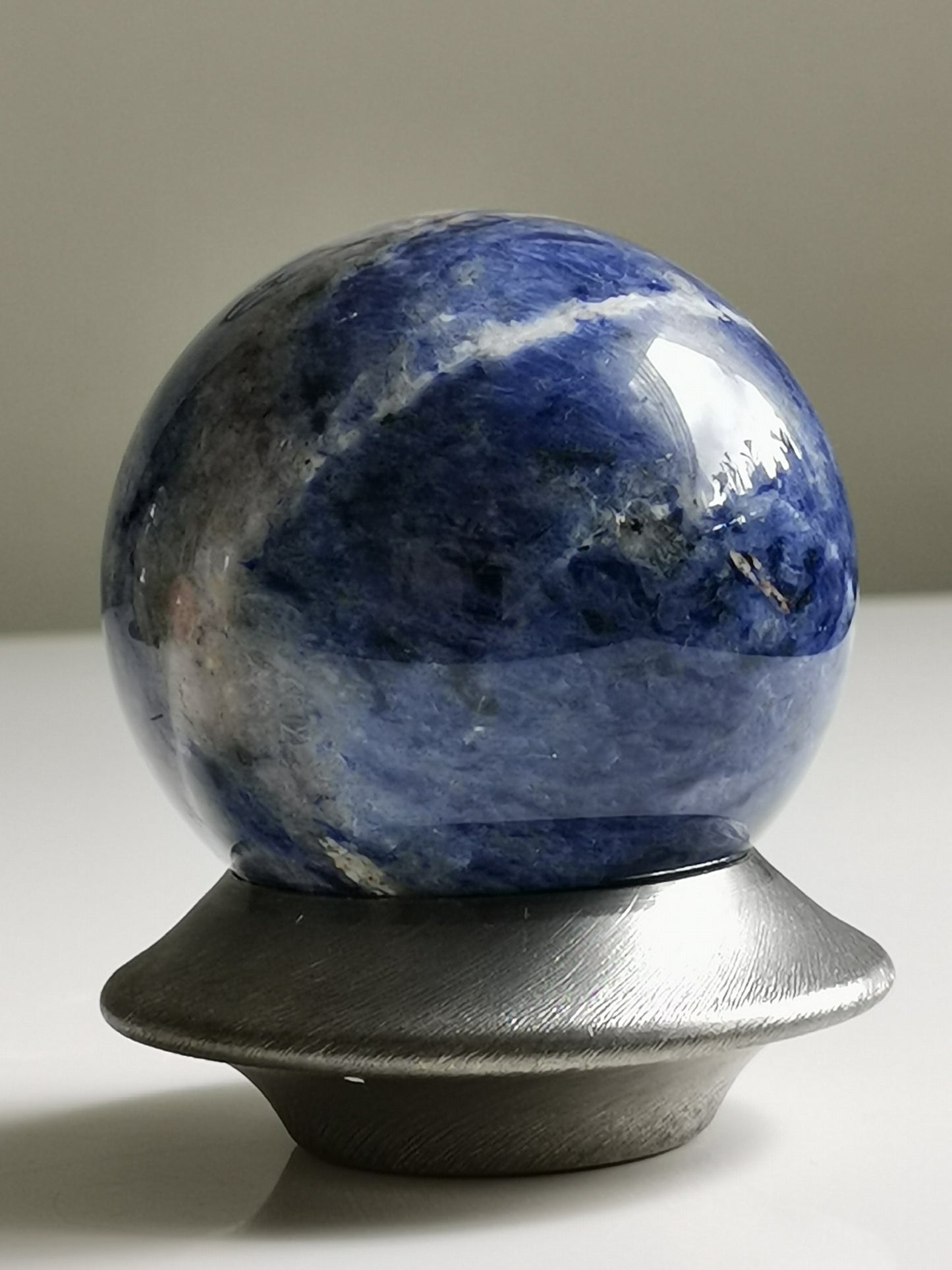 Sodalit Klot – Klarhet & Inre Sanning (7,2 cm)