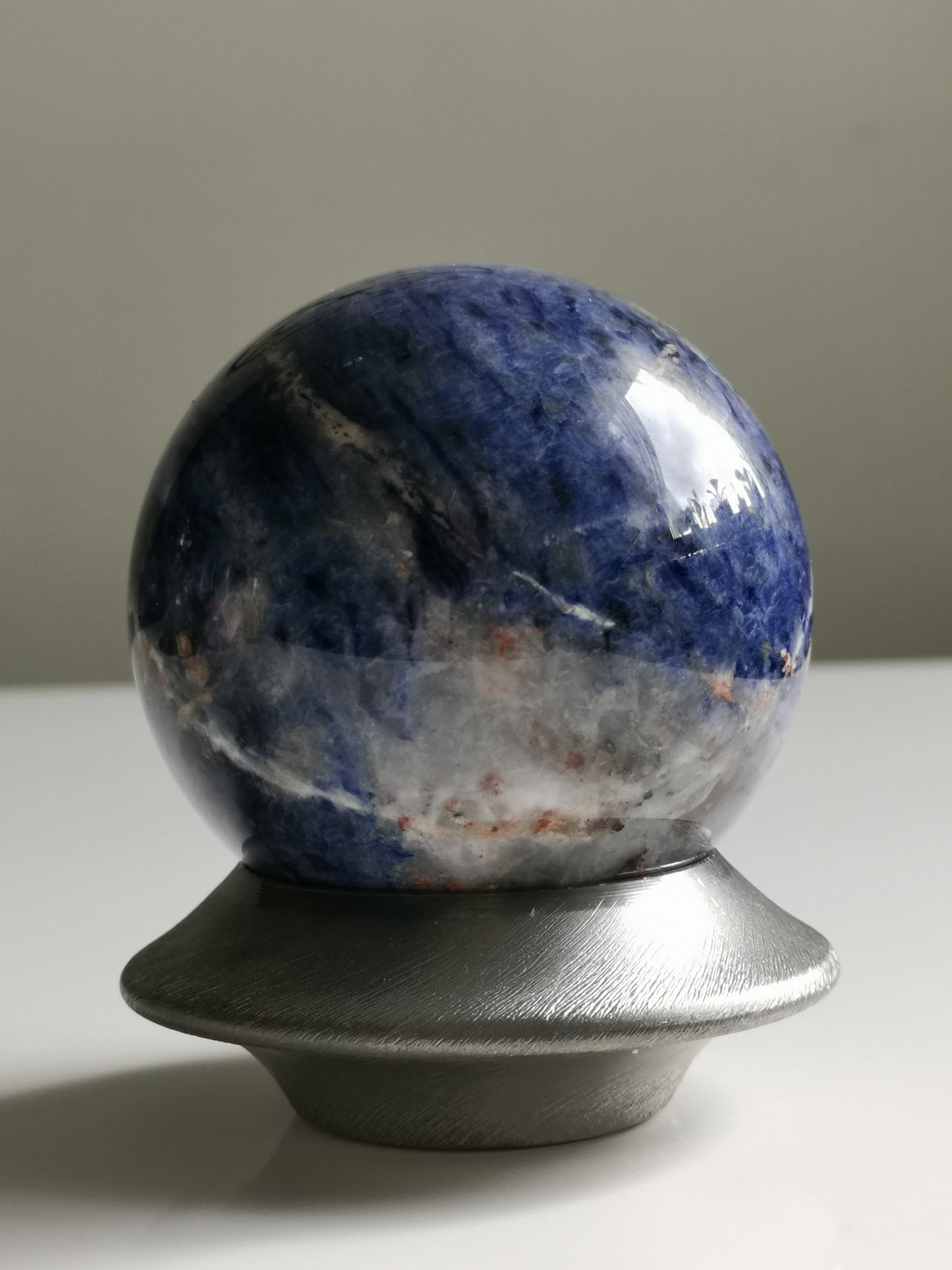 Sodalit Klot – Klarhet & Inre Sanning (7,2 cm)