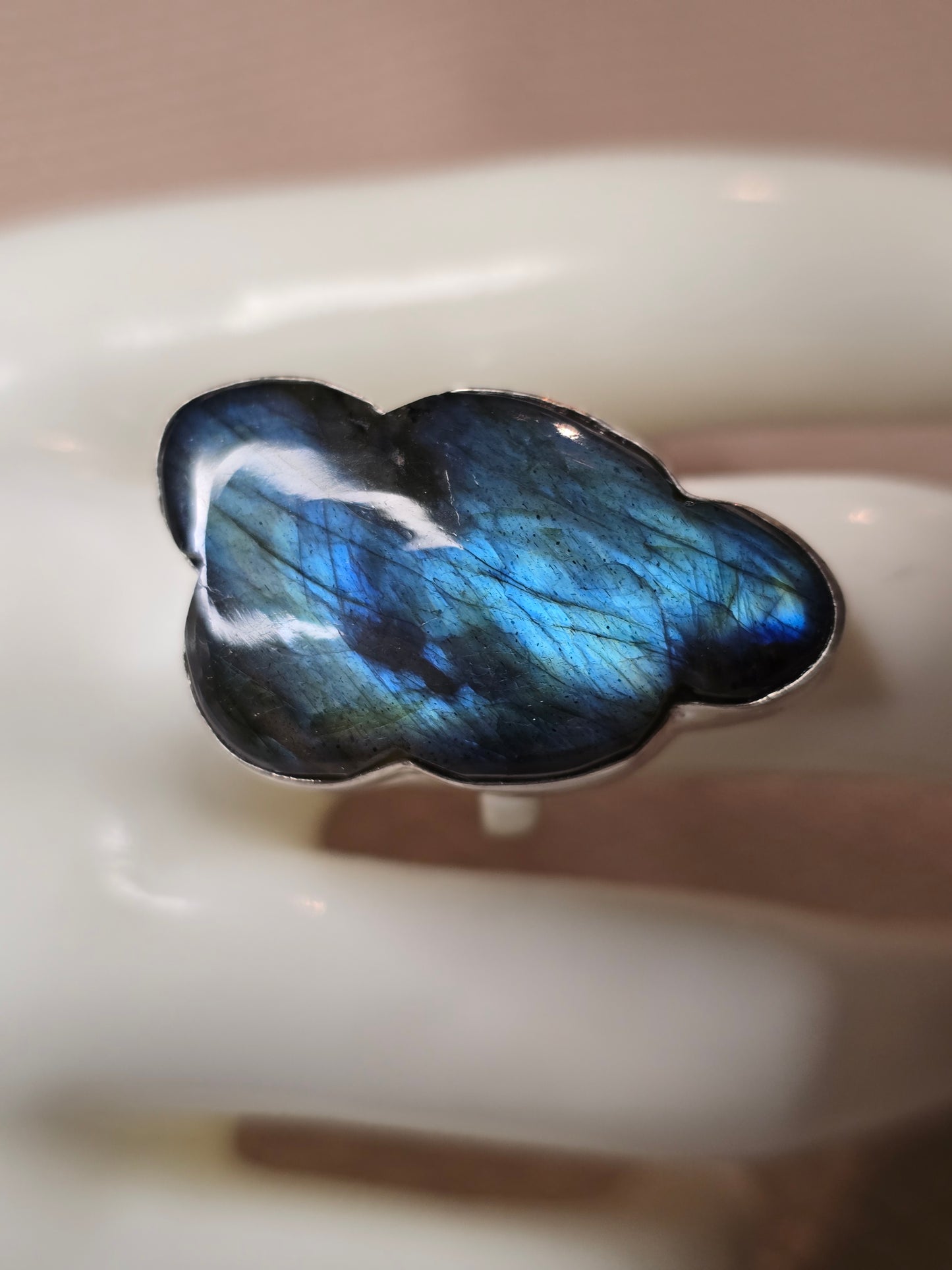 Moln av Intuition – Labradoritring (Justerbar)