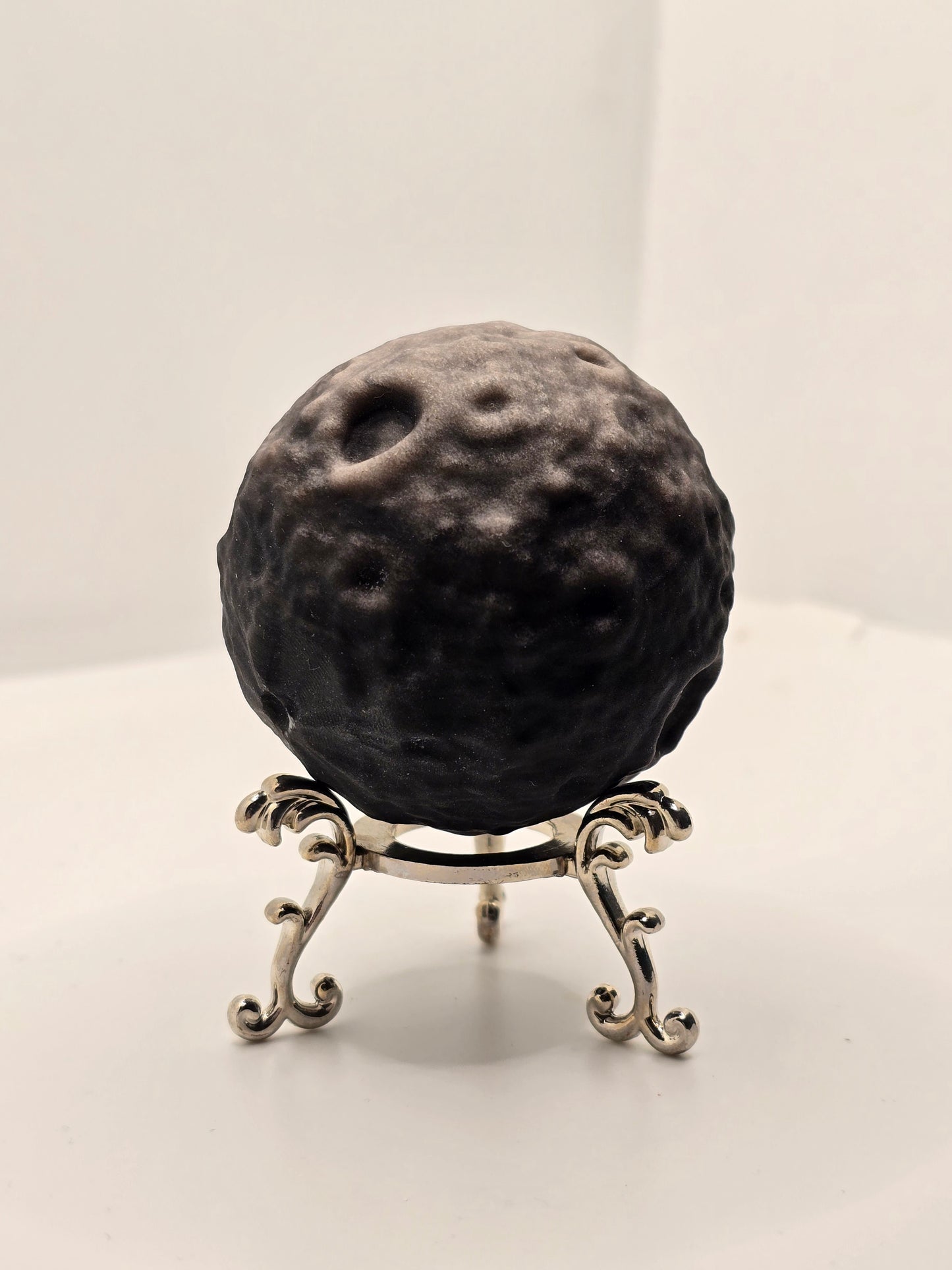 Silver Sheen Obsidian Måne – Skuggkraft & Kosmisk Klarhet